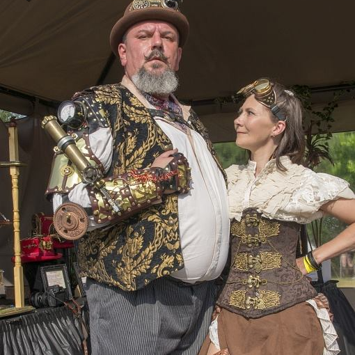 At The Steampunk Village: Andy Fraser & Justyna Krawczyk!